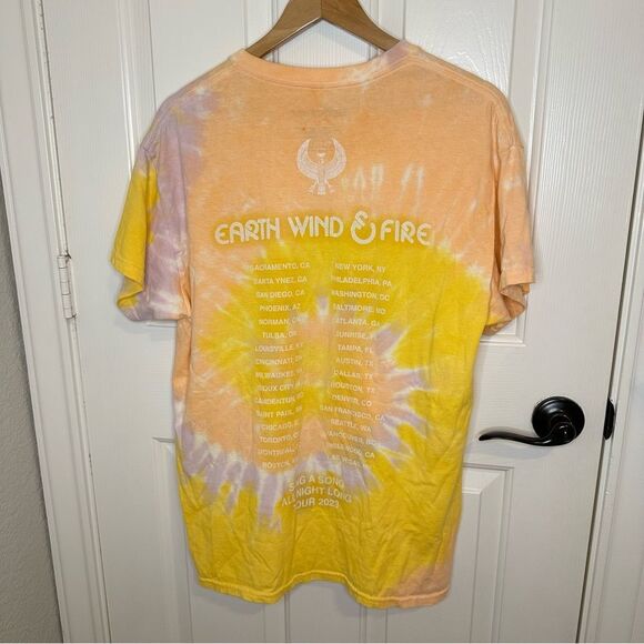 Earth Wind & Fire Tie Dye Sing A Song All Night Long Tour 2023 Graphic Tee Sz L - Picture 3 of 7